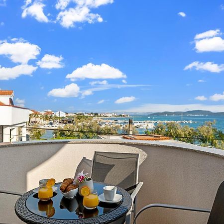 Aquarius Apartments - Beachside With Heated Pool Vodice Exteriör bild