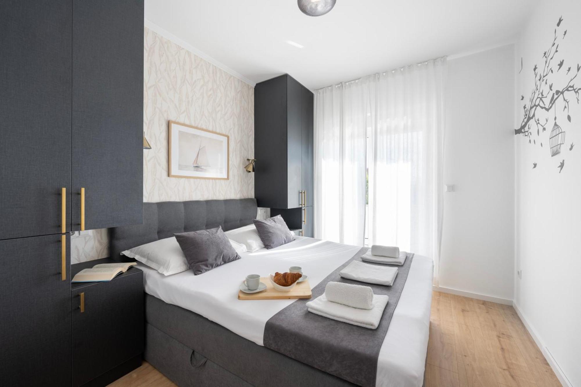 Aquarius Apartments - Beachside With Heated Pool Vodice Exteriör bild