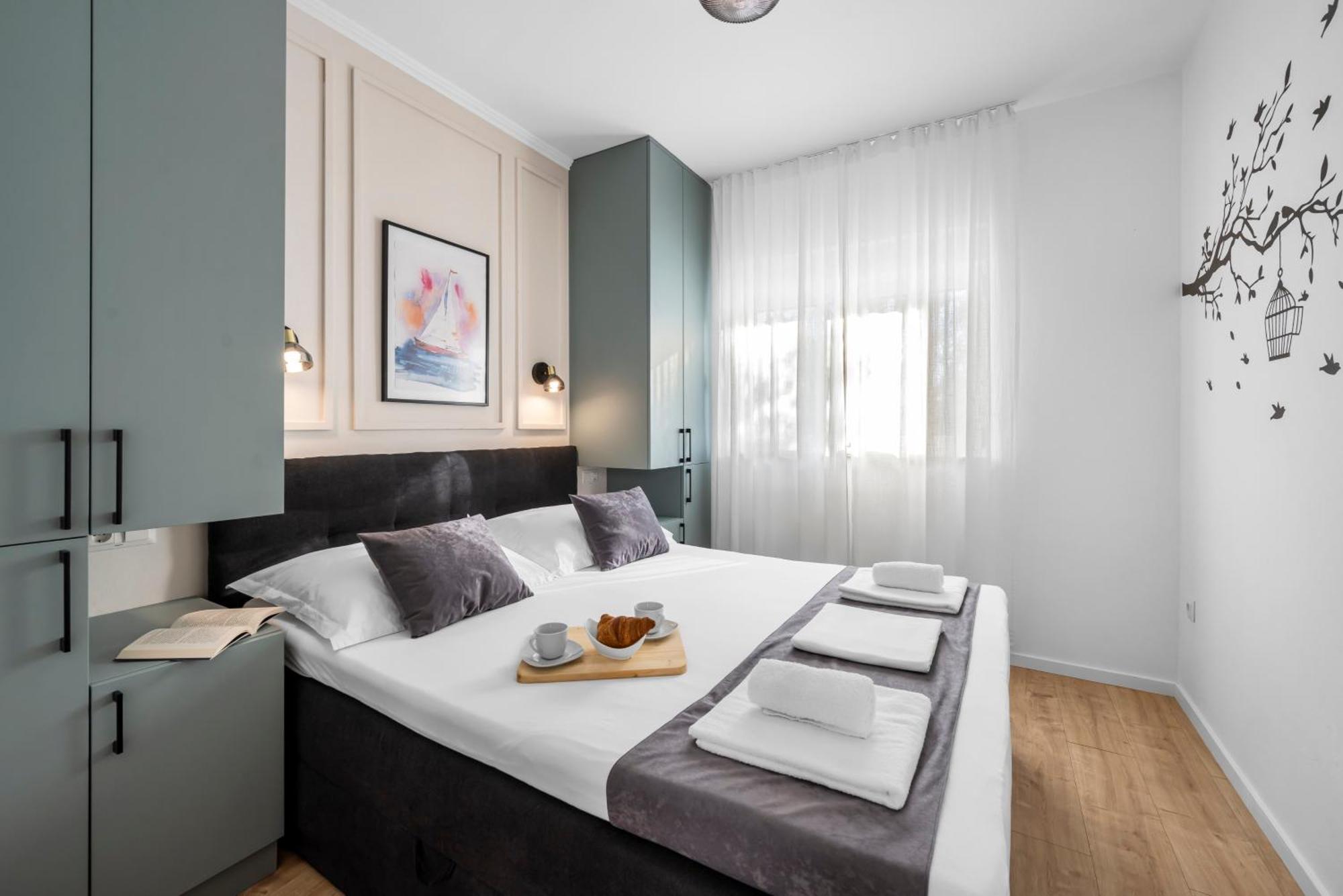 Aquarius Apartments - Beachside With Heated Pool Vodice Rum bild