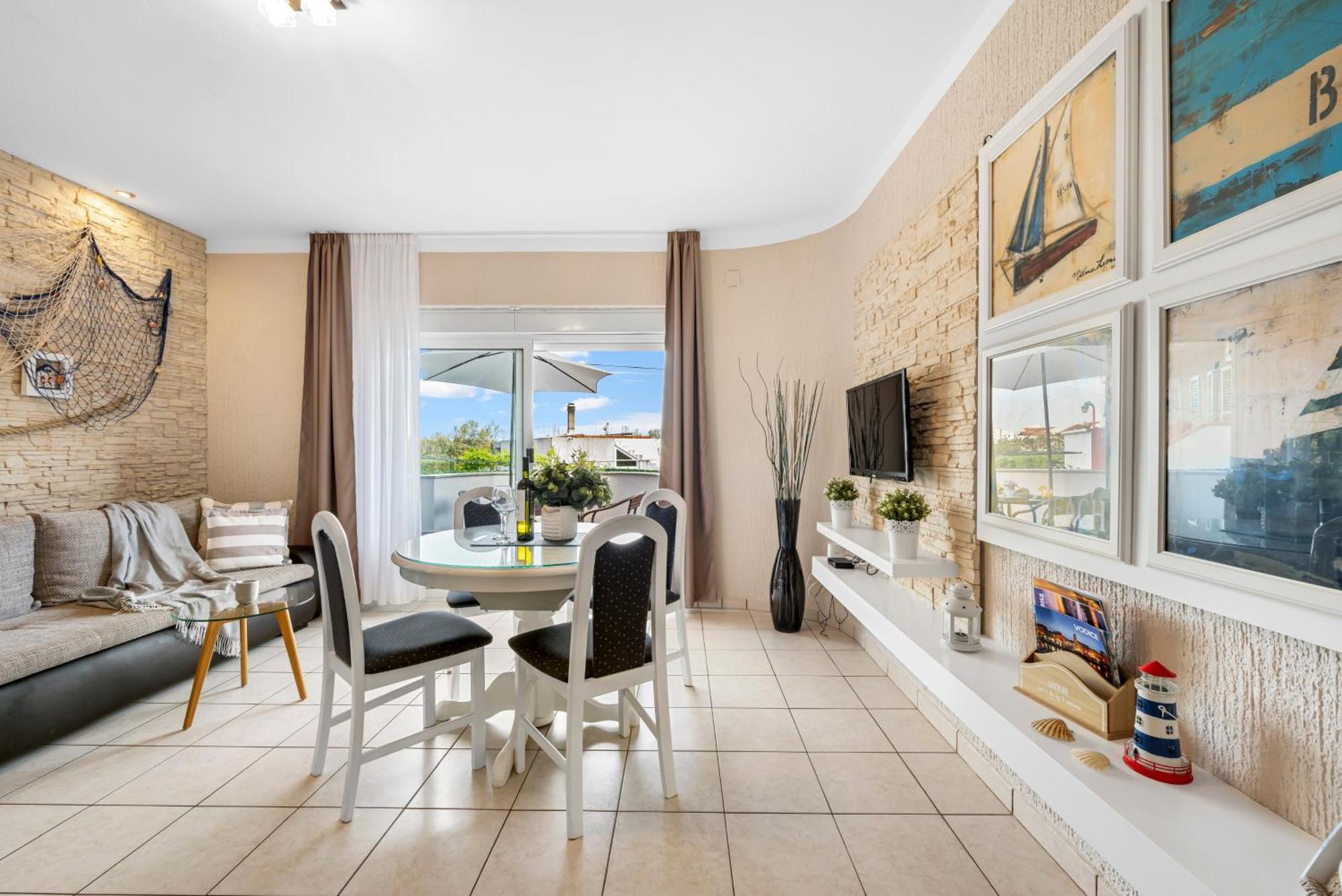 Aquarius Apartments - Beachside With Heated Pool Vodice Exteriör bild