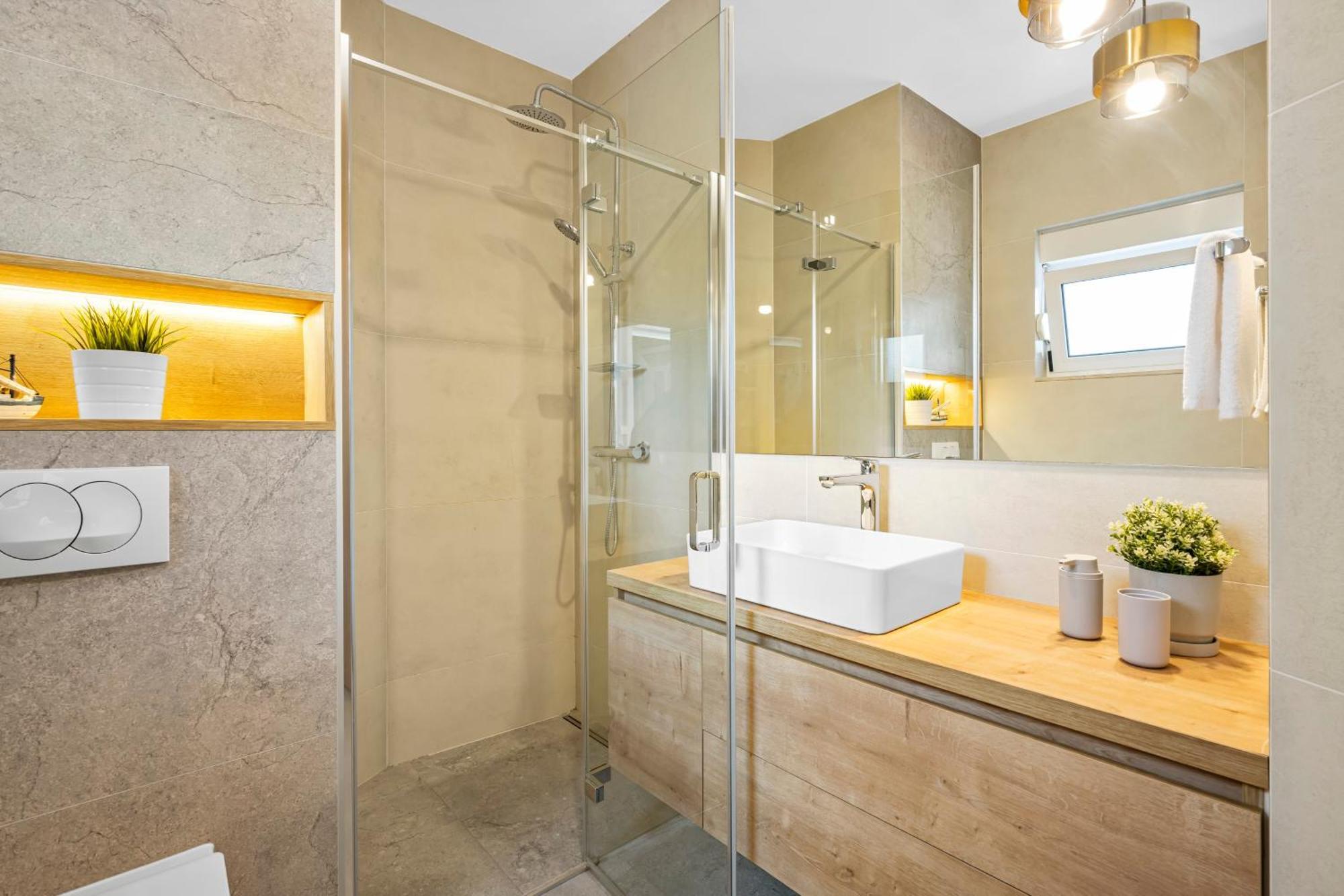 Aquarius Apartments - Beachside With Heated Pool Vodice Exteriör bild