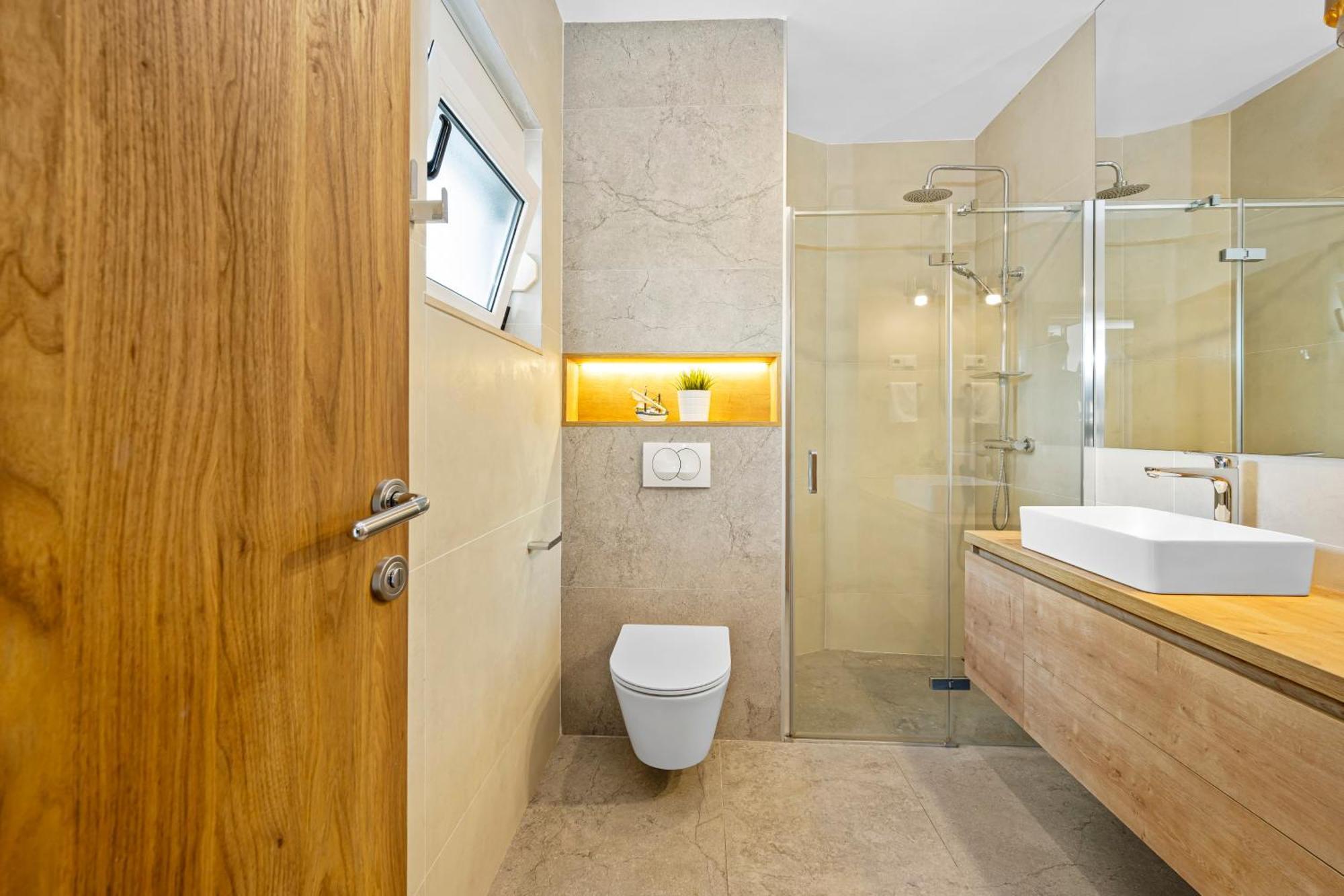 Aquarius Apartments - Beachside With Heated Pool Vodice Rum bild