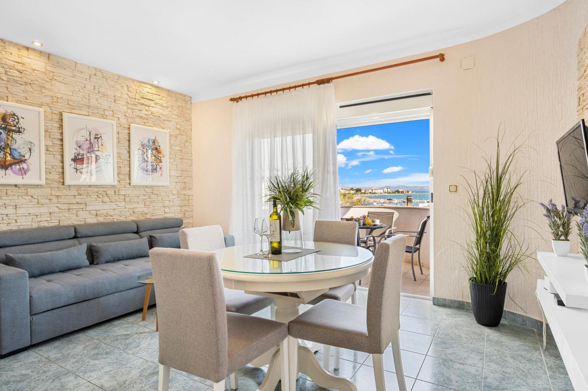 Aquarius Apartments - Beachside With Heated Pool Vodice Exteriör bild